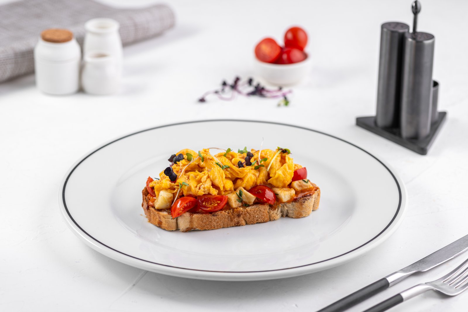 Egg & Halloumi Toast